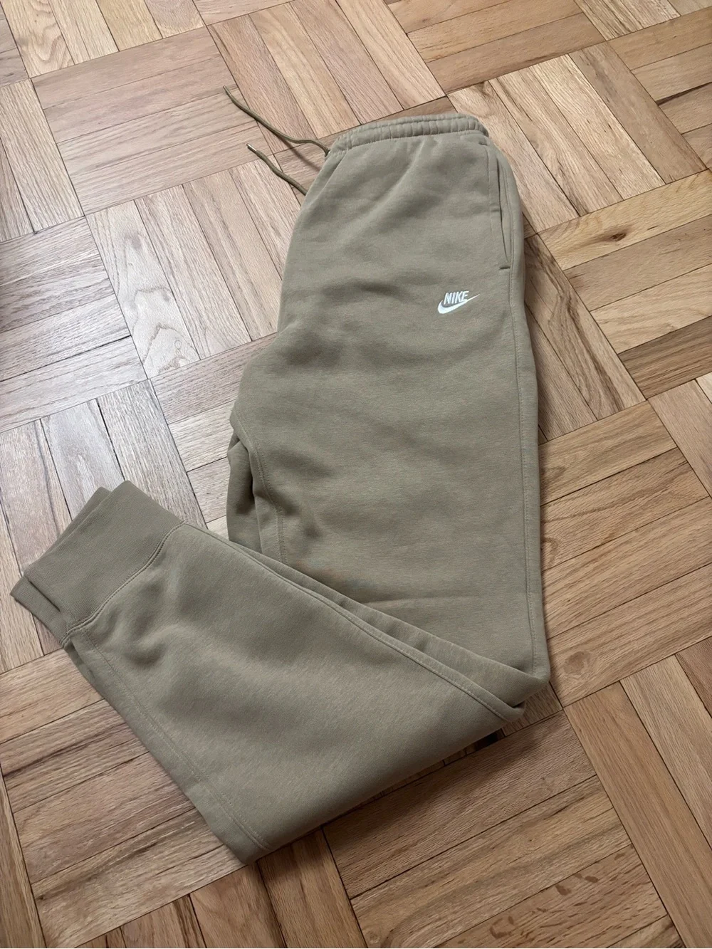 Nike Sportswear Fleece Men's Jogger Pants Tan FN3787-297 Size Medium Tall